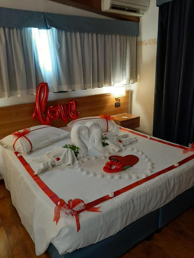 Hotel Aurora Wellness & Spa Тиволи Терме Екстериор снимка