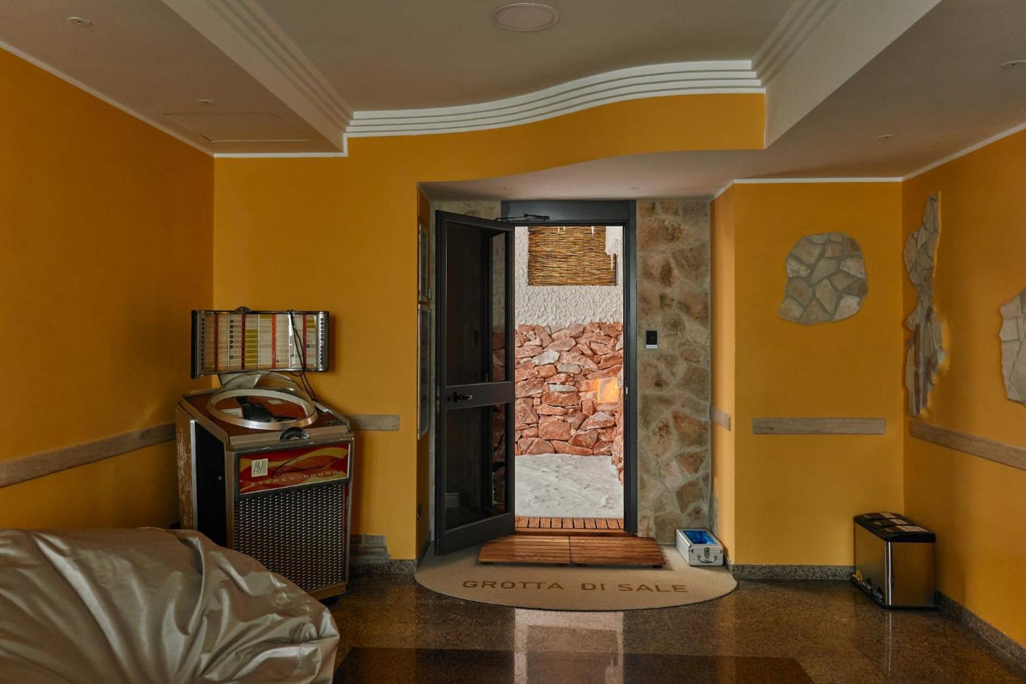Hotel Aurora Wellness & Spa Тиволи Терме Екстериор снимка